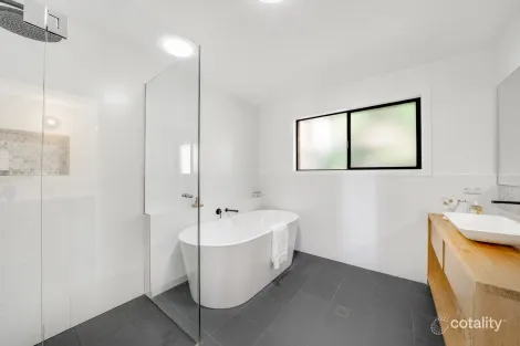 Property photo of 9 Lansdowne Close Hornsby Heights NSW 2077