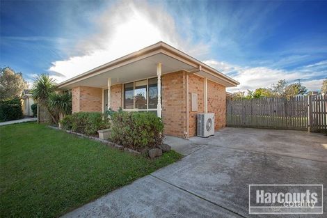 Property photo of 10 Claire Close Pakenham VIC 3810