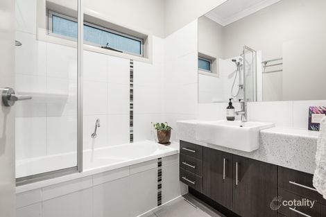 Property photo of 120 Stratton Terrace Manly QLD 4179