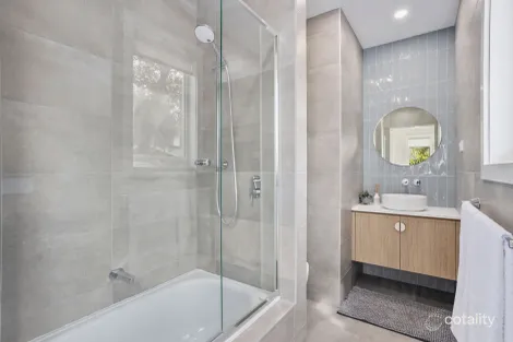 Property photo of 43 South Road Rosebud VIC 3939