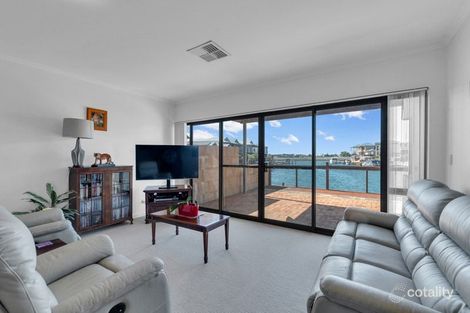 4/3 Piccolo Pl, Halls Head, WA 6210