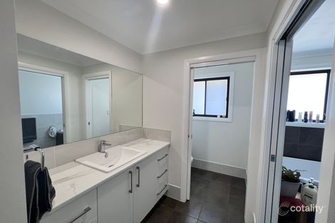 Property photo of 36 Hindmarsh Esplanade Dubbo NSW 2830