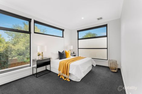 Property photo of 15B Clarendon Avenue Oakleigh South VIC 3167