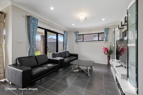 Property photo of 8 Peckham Grove Oran Park NSW 2570