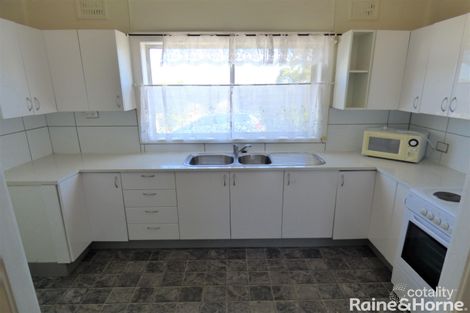 Property photo of 1 Lansdowne Street Young NSW 2594