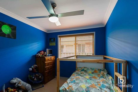 Property photo of 15A Montrose Street Mannering Park NSW 2259