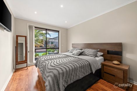 Property photo of 31 Thompson Circuit Mill Park VIC 3082