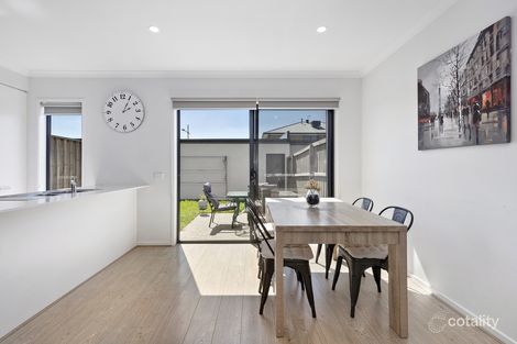 Property photo of 11 Humffray Walk Wollert VIC 3750