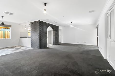 34 Bennett St, Melton South, VIC 3338