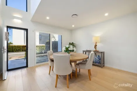 Property photo of 21 Chambers Circuit Warriewood NSW 2102