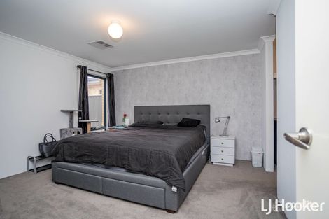 Property photo of 5 Evandale Way Harrisdale WA 6112