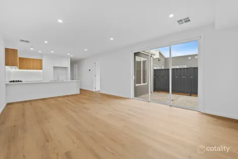 Property photo of 7 Hillock Walk Mickleham VIC 3064