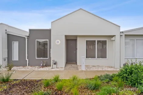 7 HILLOCK WALK, MICKLEHAM, VIC 3064