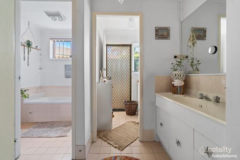 Property photo of 11 Tasman Court Caves Beach NSW 2281