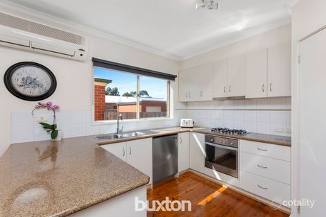 Property photo of 2/202 Coppards Road St Albans Park VIC 3219