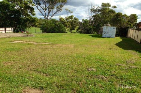 33 Ridgeway Ave, Southport, QLD 4215