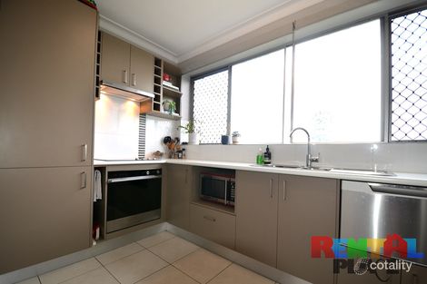Property photo of 1 Lomond Terrace East Brisbane QLD 4169