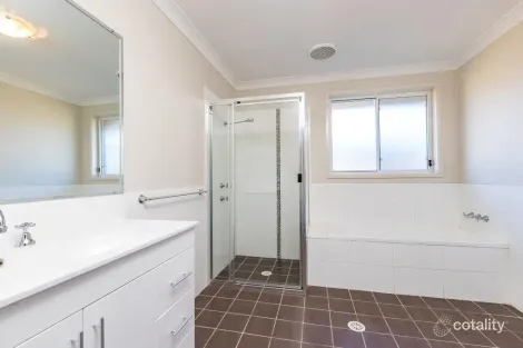 Property photo of 25 Zinfandel Circuit Cessnock NSW 2325