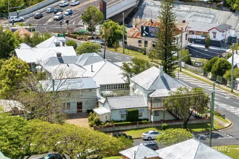 1 Burnett St, West Ipswich, QLD 4305