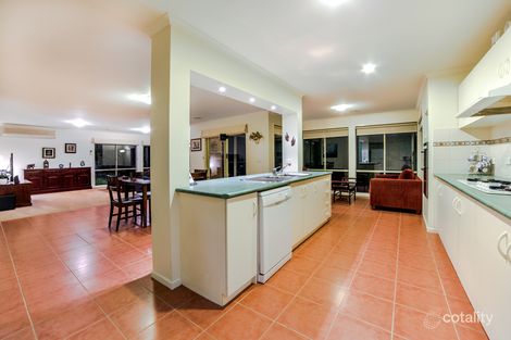 Property photo of 27 Hunt Club Boulevard Cranbourne East VIC 3977