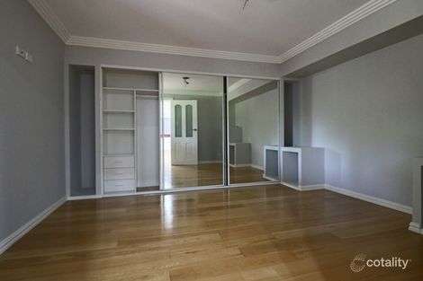 Property photo of 2 Batman Place St Johns Park NSW 2176