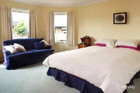 Property photo of 2/15 Simpsons Road Box Hill VIC 3128