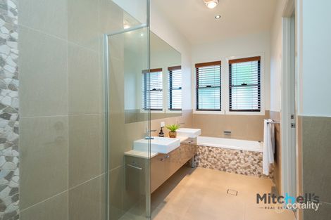 Property photo of 34 Serenity Boulevard Helensvale QLD 4212