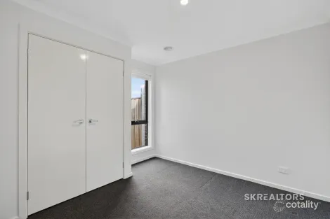 Property photo of 6 Speckled Warbler Loop Wallan VIC 3756