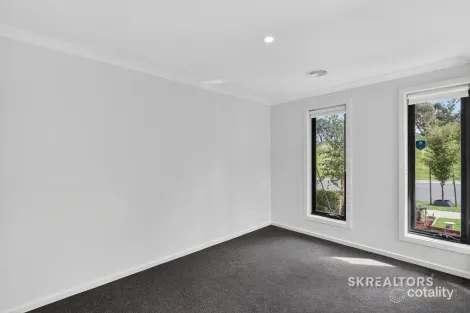 Property photo of 6 Speckled Warbler Loop Wallan VIC 3756