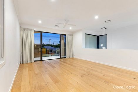 Property photo of 35A Ridgeway Avenue Southport QLD 4215