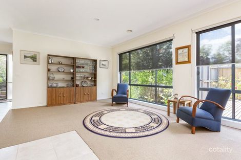 Property photo of 2 Lorne Court Berwick VIC 3806