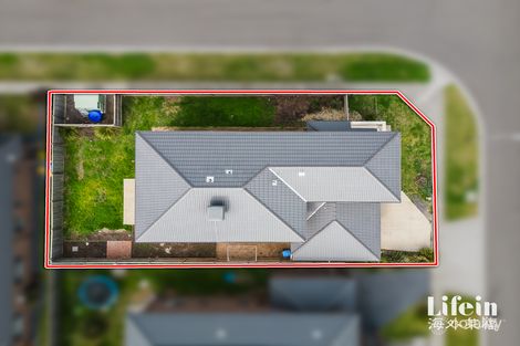 Property photo of 24 Selleck Drive Point Cook VIC 3030