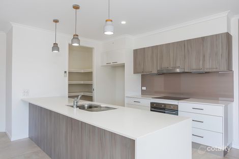 Property photo of 10 Sunburst Place Southside QLD 4570