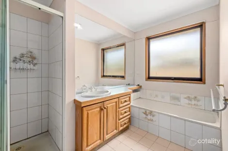 Property photo of 7 Cassia Court Mill Park VIC 3082