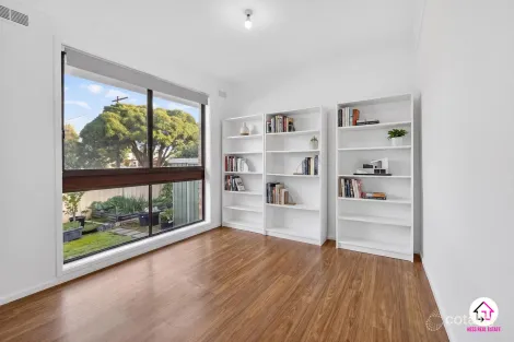 Property photo of 1 Coustley Close Wallan VIC 3756