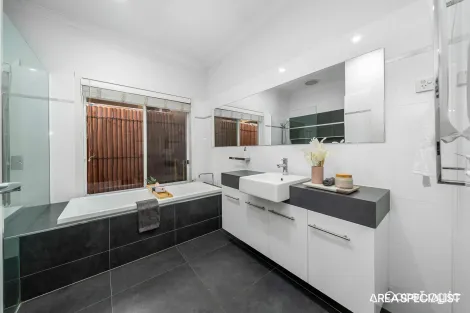 Property photo of 113 Brookwater Parade Lyndhurst VIC 3975