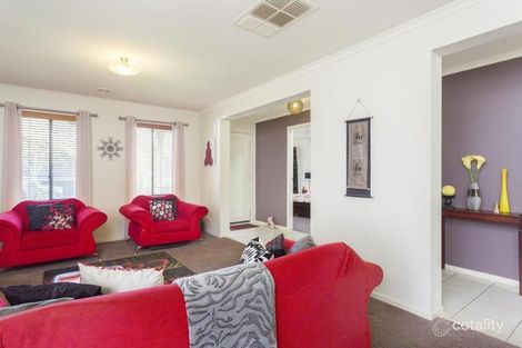 Property photo of 5 Caleb Close Golden Square VIC 3555