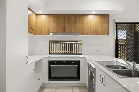 Property photo of 61 Ace Drive Glenvale QLD 4350
