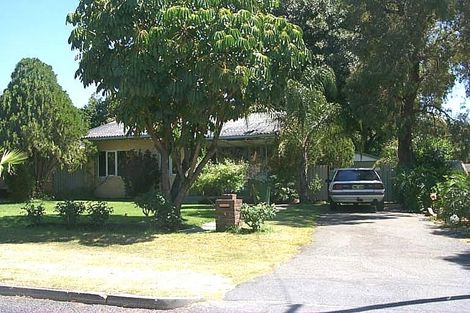 18 Ritchie Way, Cloverdale, WA 6105