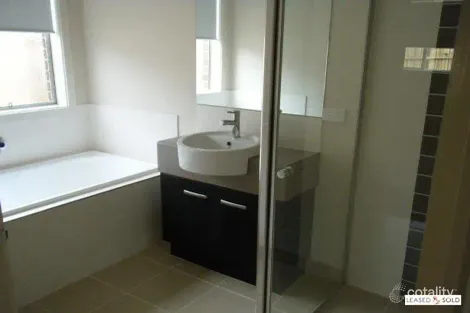 Property photo of 10 Tuross Crescent South Morang VIC 3752