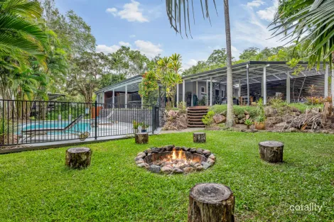 8 Woodlands Ct, Mooloolah Valley, QLD 4553