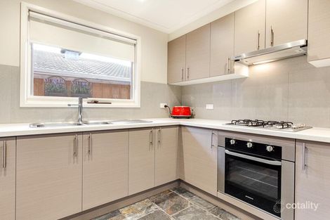Property photo of 8 Windeatt Close Mill Park VIC 3082