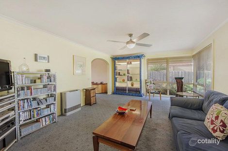 Property photo of 2 April Close Albanvale VIC 3021