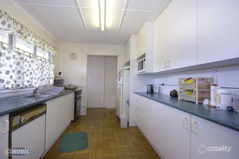 2 Aldwych St, Stafford Heights, QLD 4053