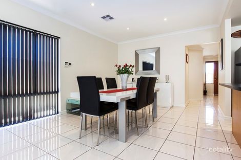 Property photo of 4 Shoreline Gardens Yangebup WA 6164