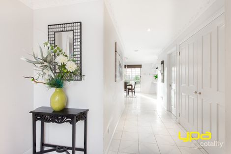 Property photo of 7 Wakelin Crescent Taylors Lakes VIC 3038