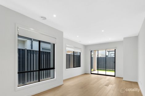 Property photo of 65 Shearjoy Loop Clyde North VIC 3978