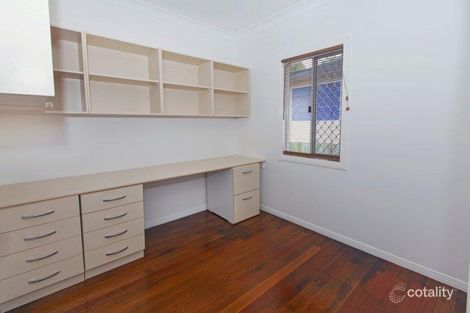 Property photo of 18 Kingsley Street Labrador QLD 4215