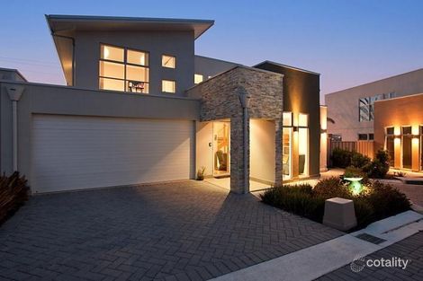 2/10 Commercial Rd, Port Noarlunga South, SA 5167