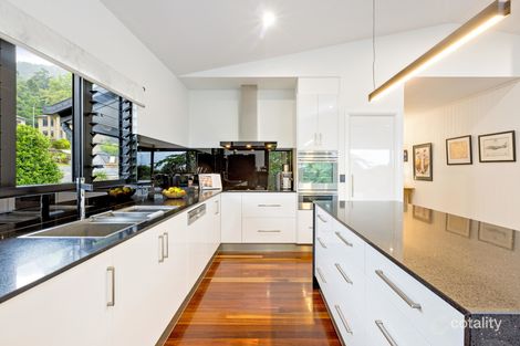 Property photo of 10 Diamond Close Stratford QLD 4870